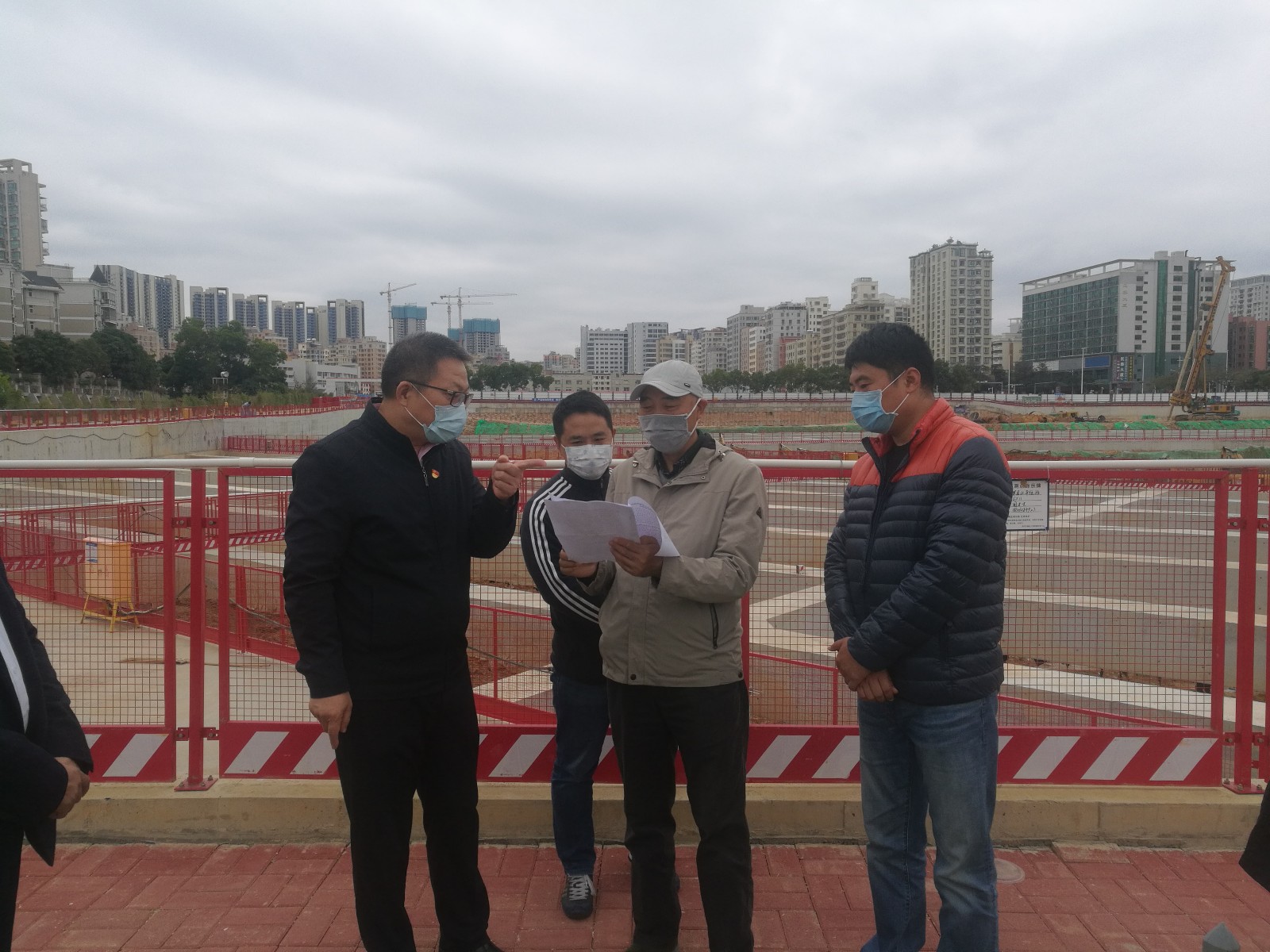 1582165101455950.jpg 20200208姚亮书记到深圳市第二儿童医院检查指导防疫工作 (2).jpg