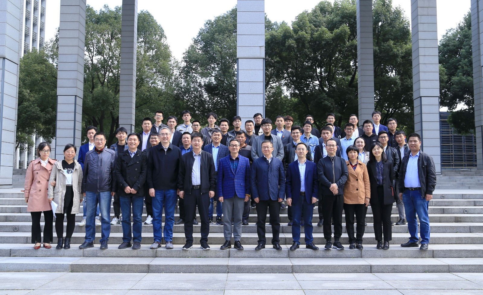 1606201788299254.jpg 合影2.JPG