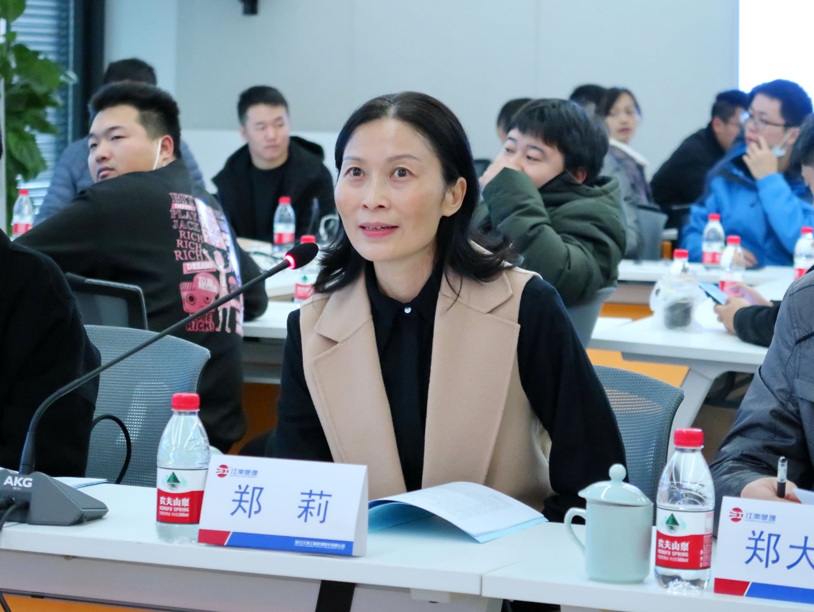 1606784426484530.jpg 郑莉.JPG