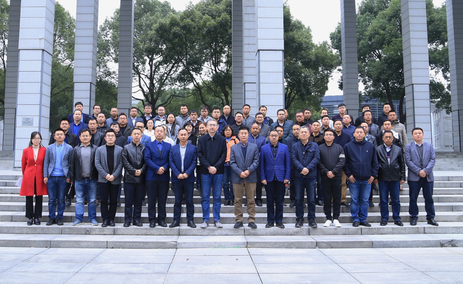 1606985551762509.jpg 合影.JPG